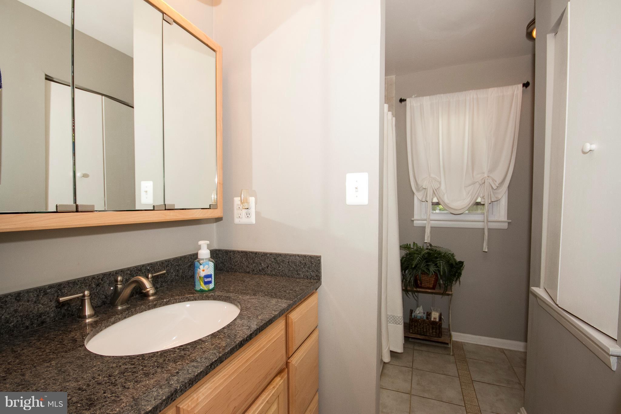 4702 Ebenezer Road Baltimore, MD 21236 - Photo 15 of 30 Main Floor Bath