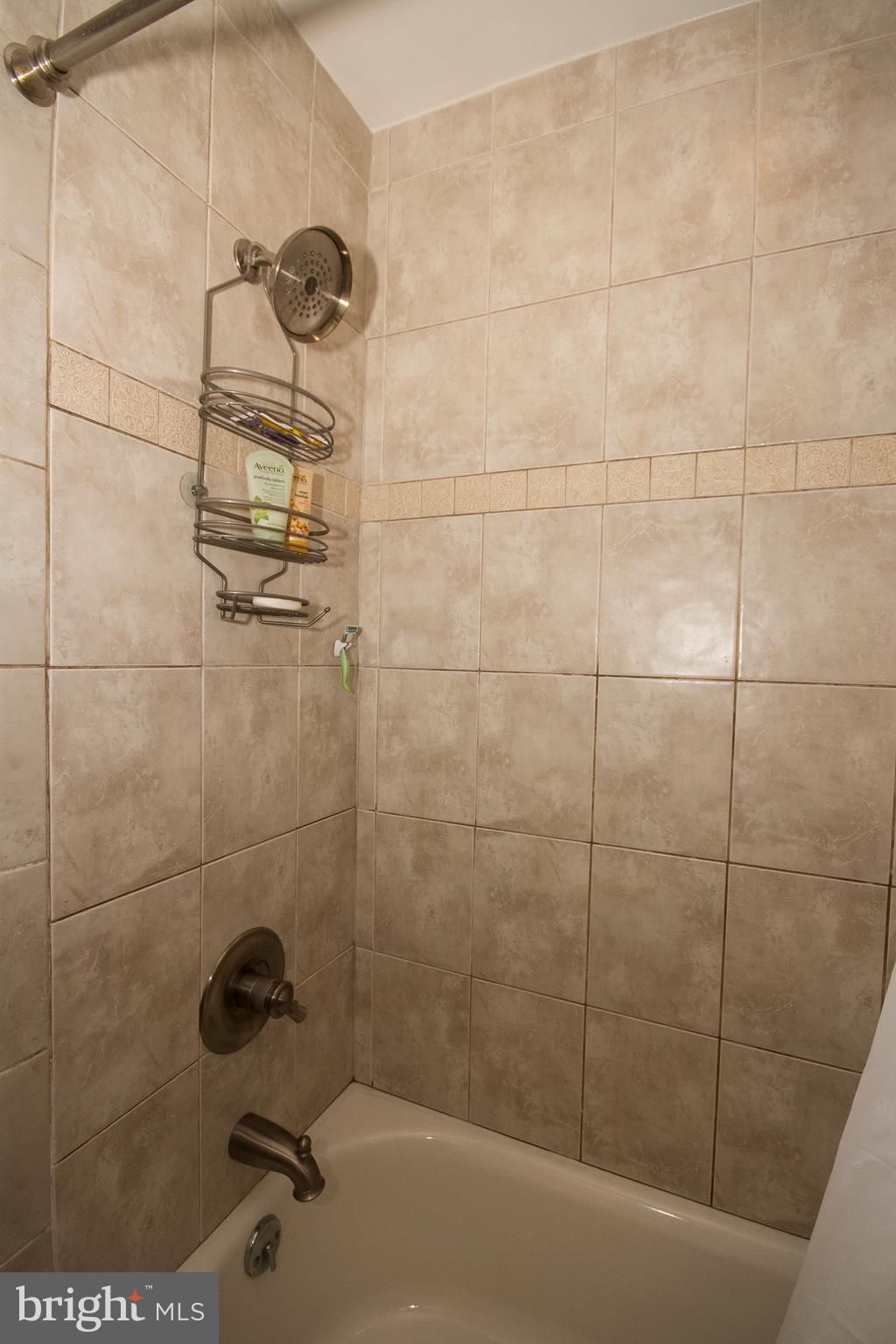 4702 Ebenezer Road Baltimore, MD 21236 - Photo 16 of 30 Main Floor Bath