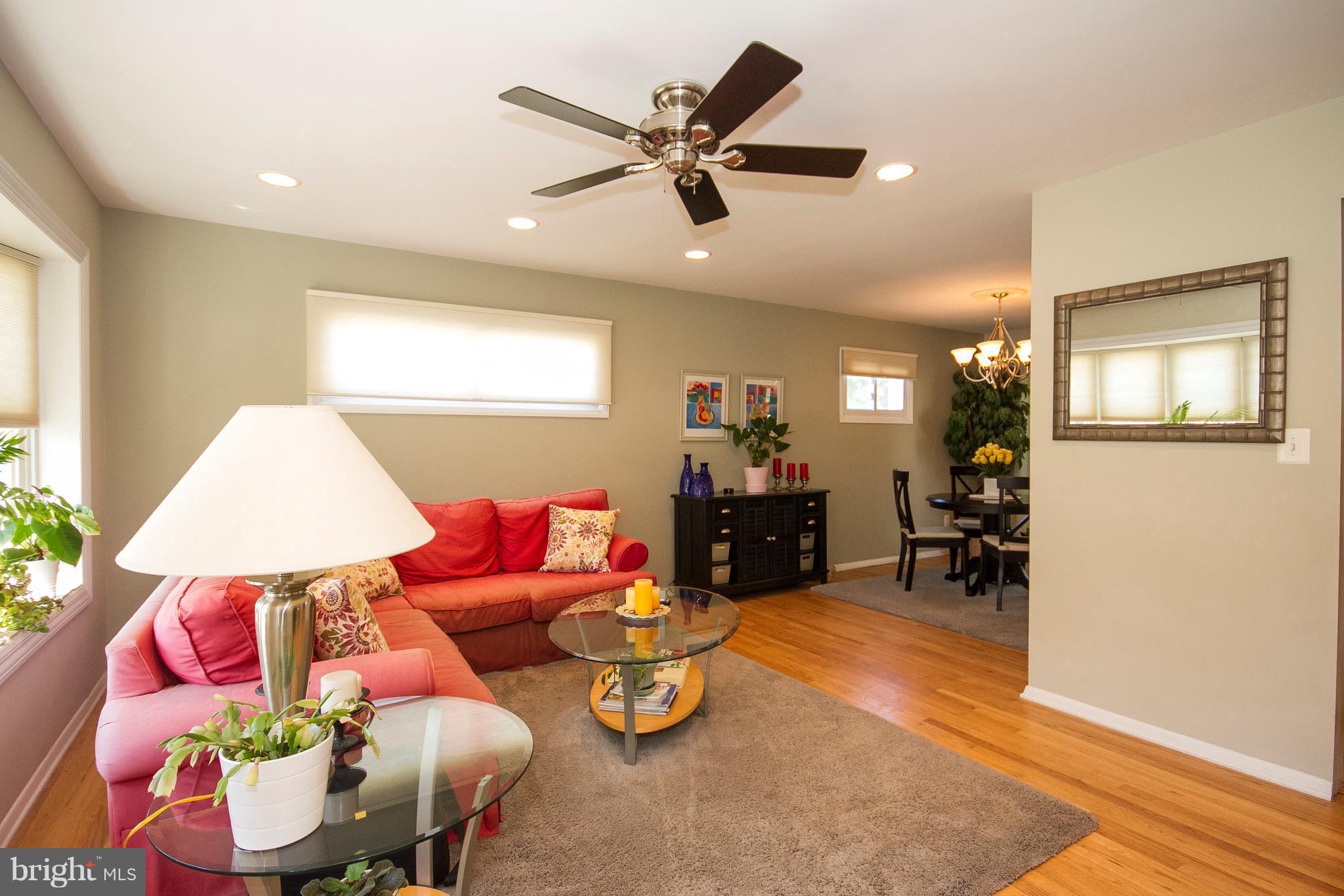 4702 Ebenezer Road Baltimore, MD 21236 - Photo 7 of 30 Living Room
