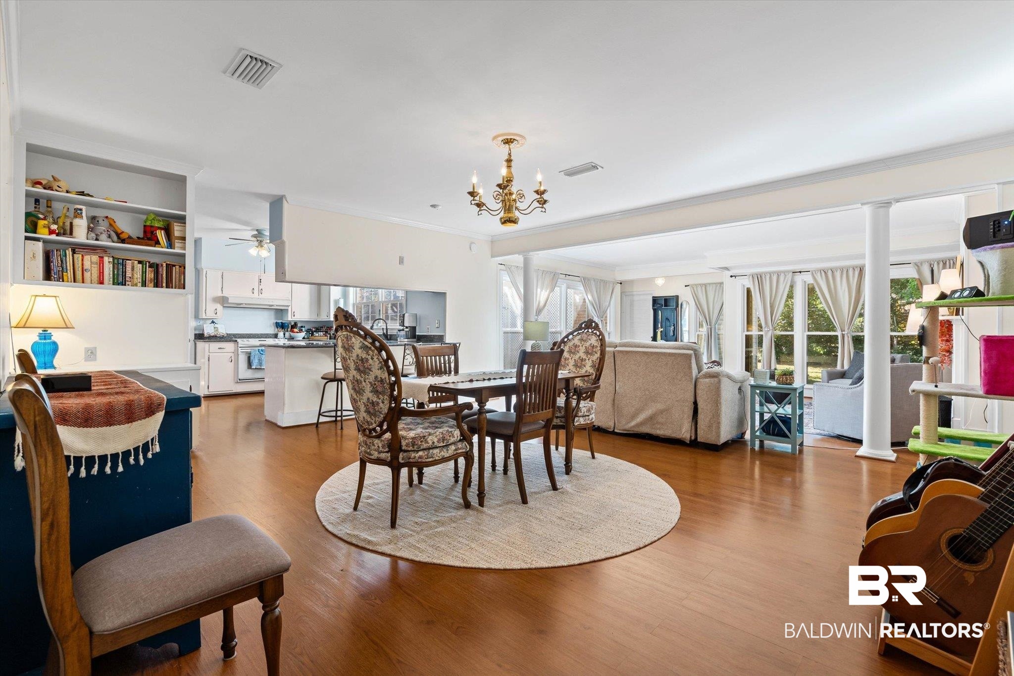 324 Hadrian Street Mobile, AL 36606 - Photo 16 of 33 Family Dining