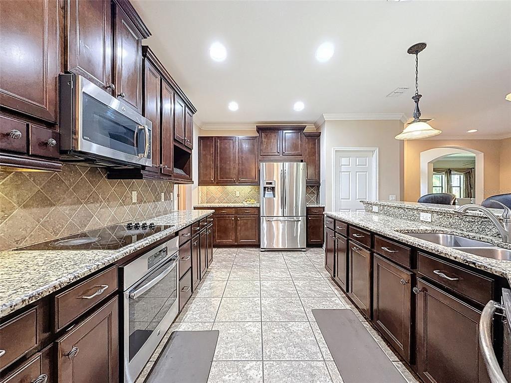 335 Cockle Shell Loop Apollo Beach, FL 33572 - Photo 18 of 90