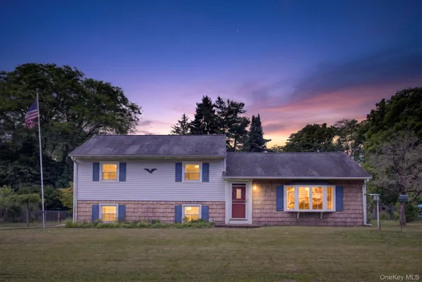 $470,000 | 20 Hudson Drive, New Windsor, NY 12553