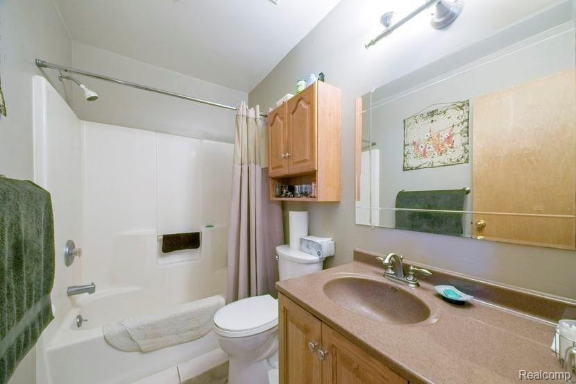 2968 Texter Road Leonard, MI 48367 - Photo 19 of 38