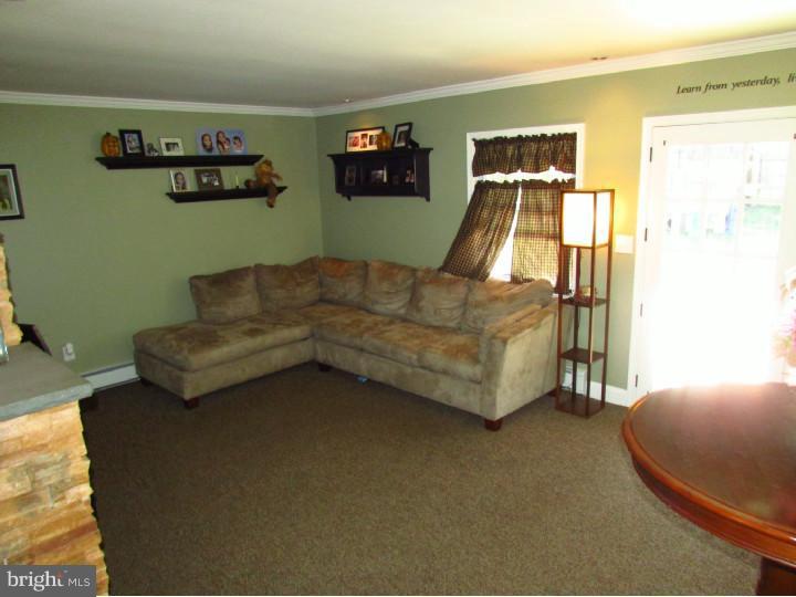 41 Beechtree Road Levittown, PA 19057 - Photo 5 of 24 Living Room