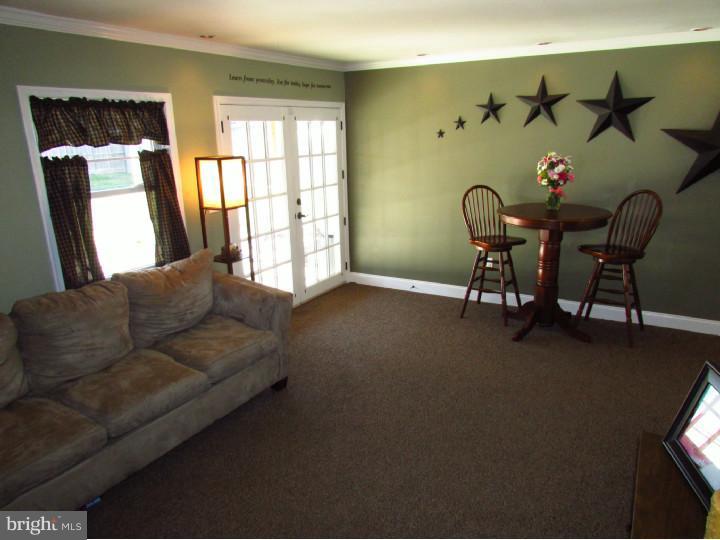 41 Beechtree Road Levittown, PA 19057 - Photo 6 of 24 Living Room