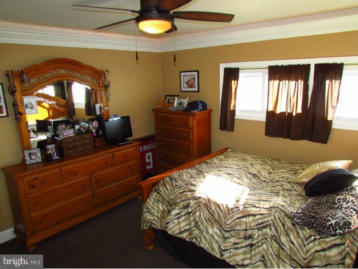 41 Beechtree Road Levittown, PA 19057 - Photo 9 of 24 Bedroom - Main