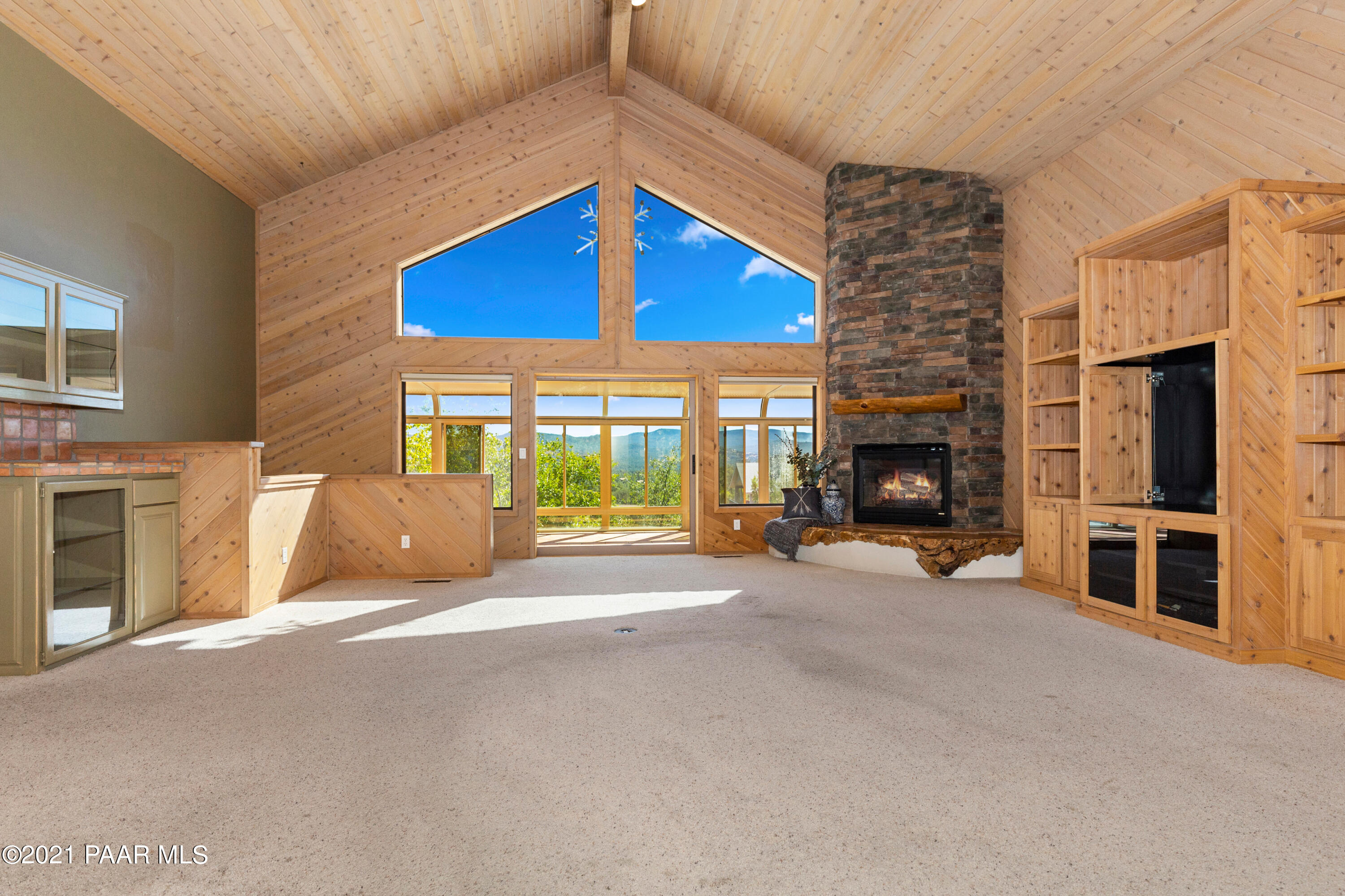 2090 Meadowbrook Road Prescott, AZ 86303 - Photo 13 of 42 008_Living Room