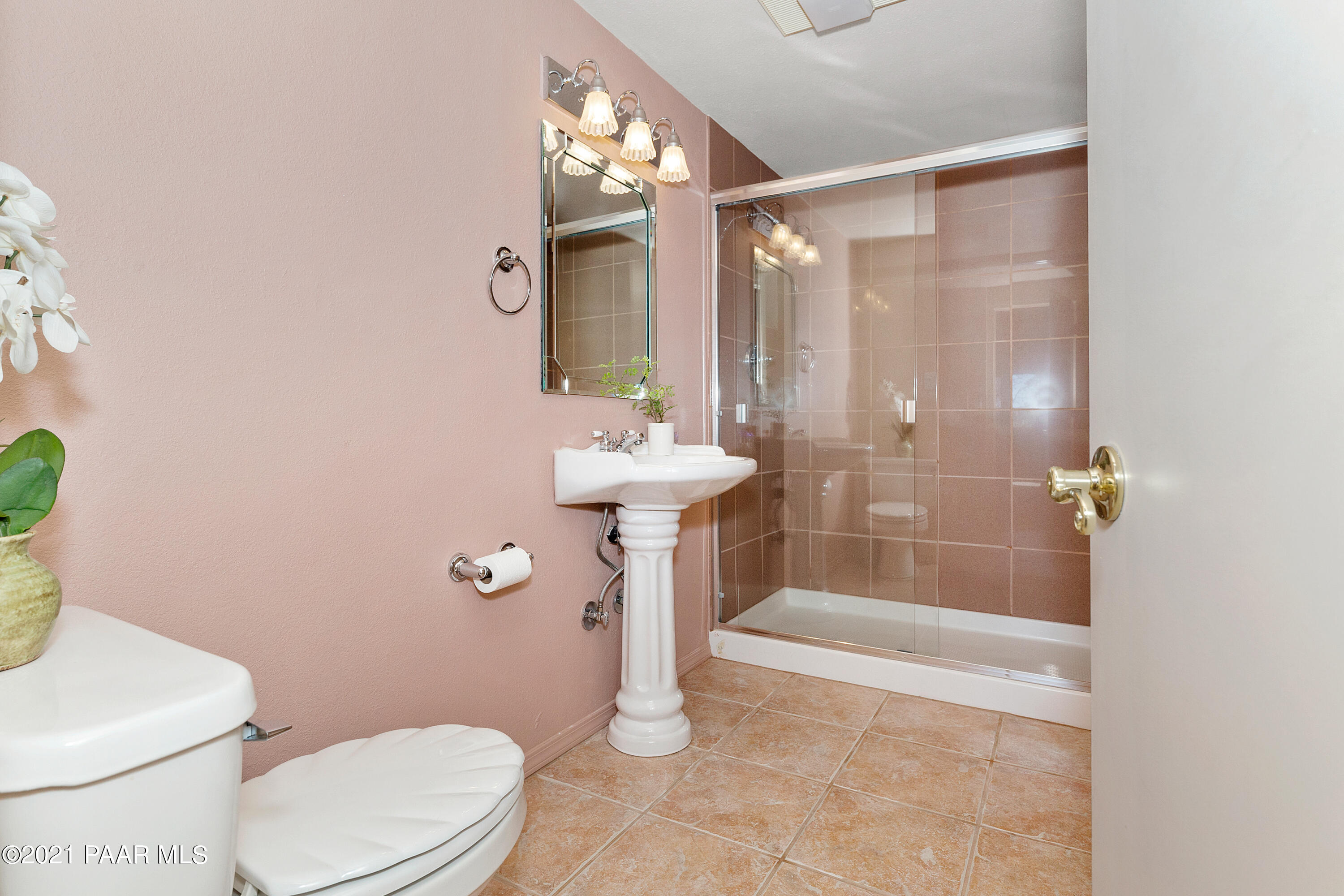 2090 Meadowbrook Road Prescott, AZ 86303 - Photo 31 of 42 030_Bathroom 3