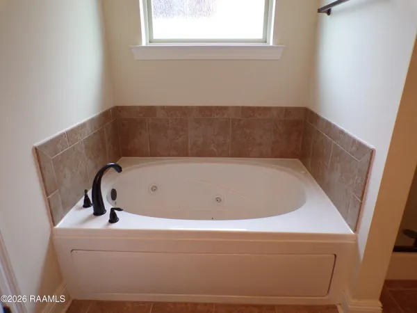 $1,800 | 109 Kohen Luke Drive, Lafayette, LA 70506