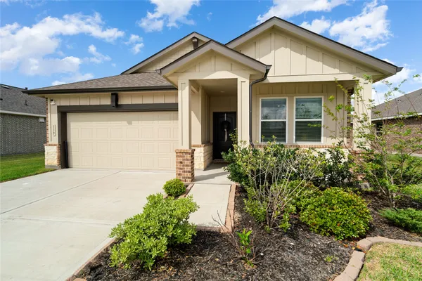 $2,500 | 119 Walnut Hl Court, Anahuac, TX 77514