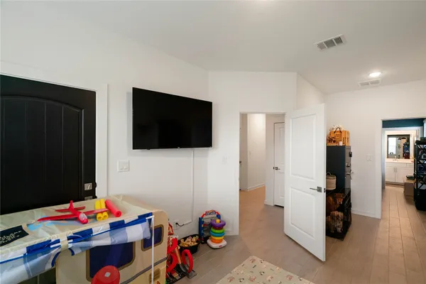 $2,500 | 119 Walnut Hl Court, Anahuac, TX 77514