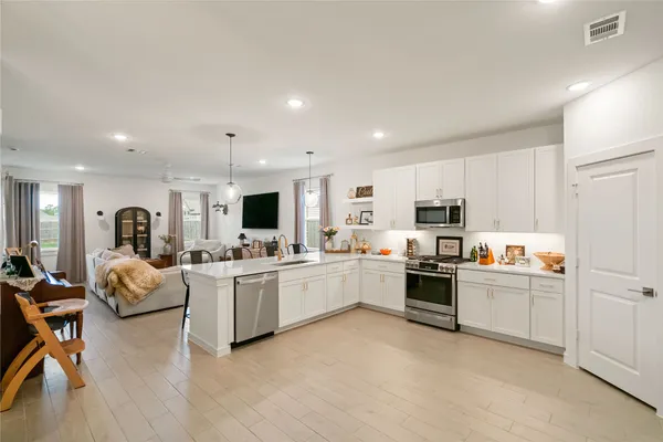 $2,500 | 119 Walnut Hl Court, Anahuac, TX 77514