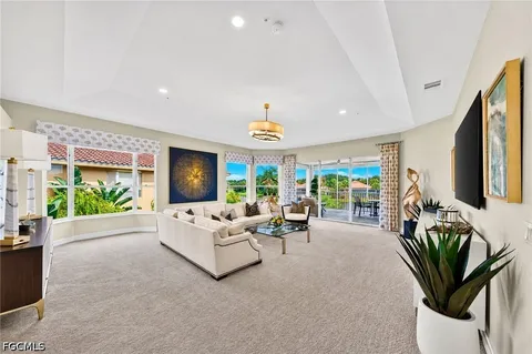 $999,900 | 1855 Les Chateaux Boulevard, Unit 5201, Naples, FL 34109