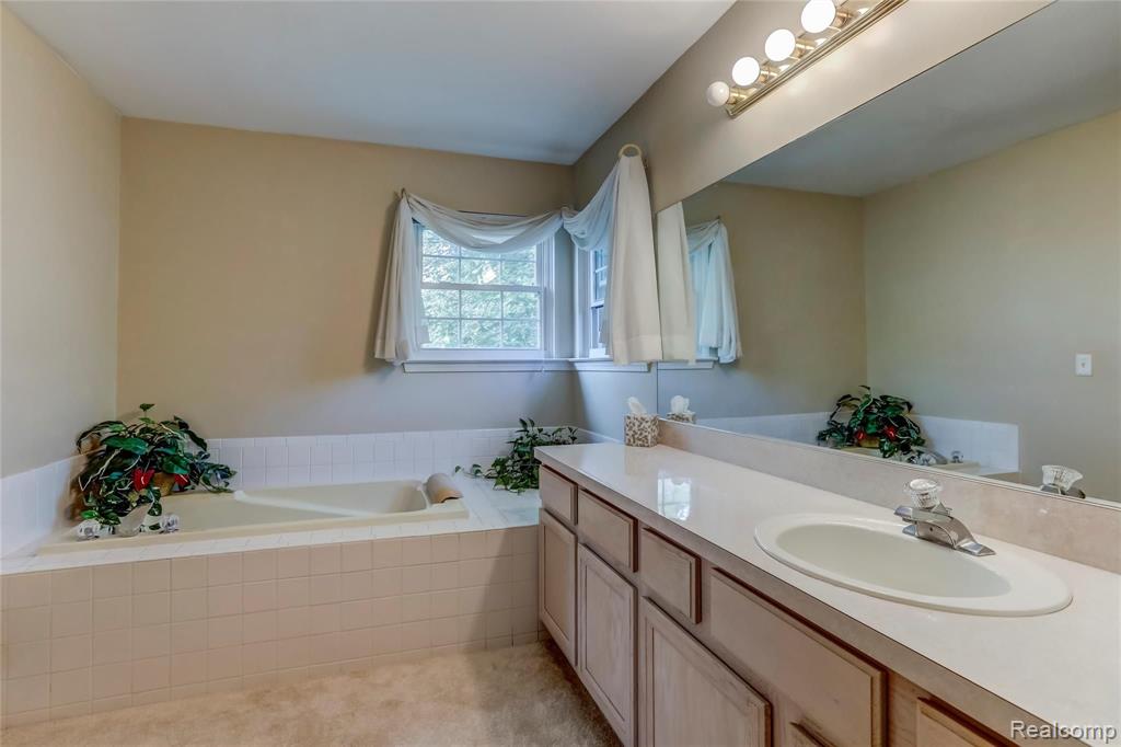1694 Dunston Road Canton, MI 48188 - Photo 25 of 40