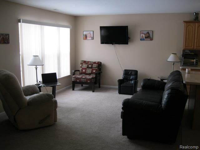 33568 Utica Road Fraser, MI 48026 - Photo 3 of 22 Utica Rd 33568 002.jpg