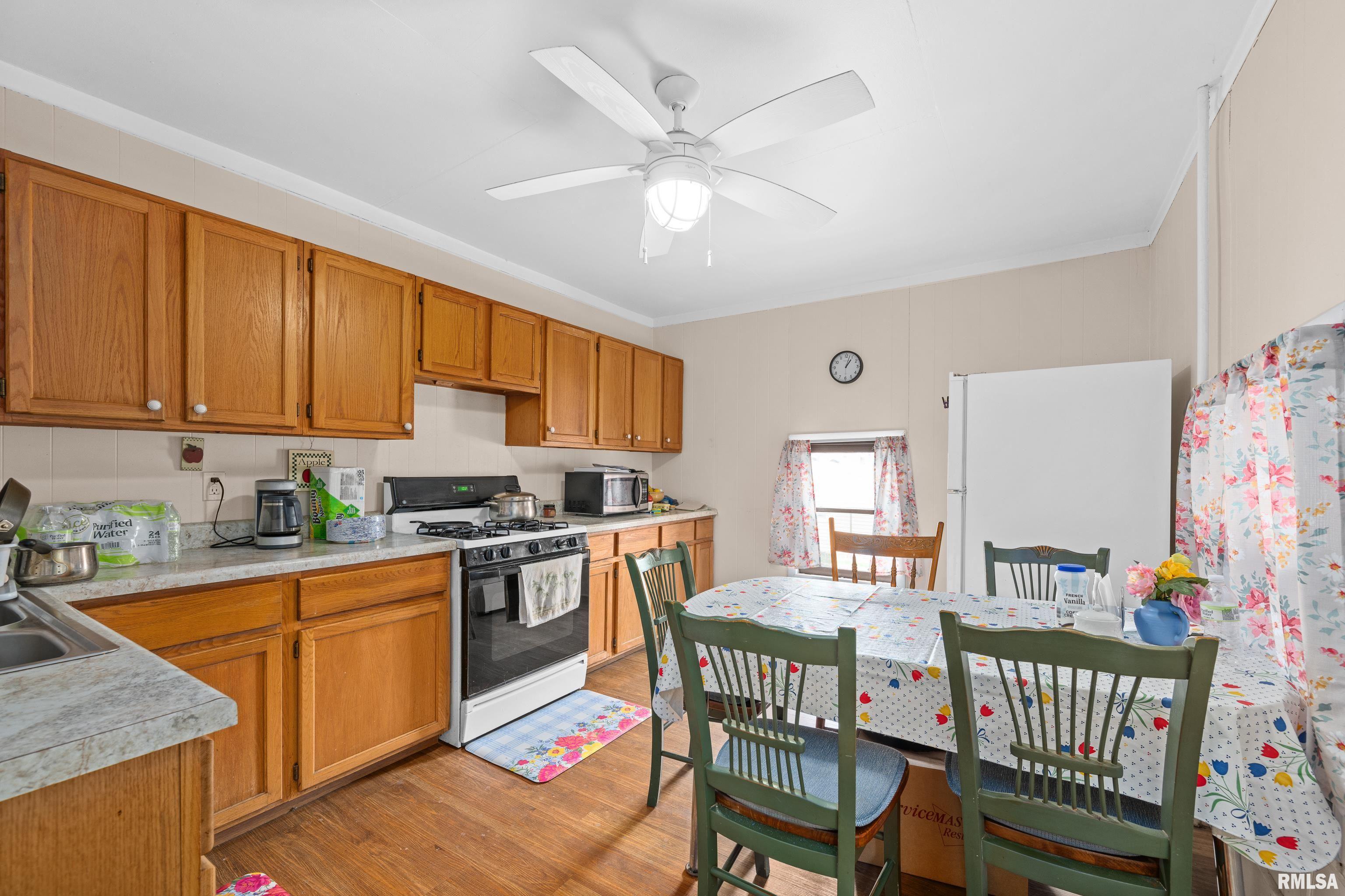 414 8th Street Moline, IL 61265 - Photo 5 of 22 Gallery Image 5