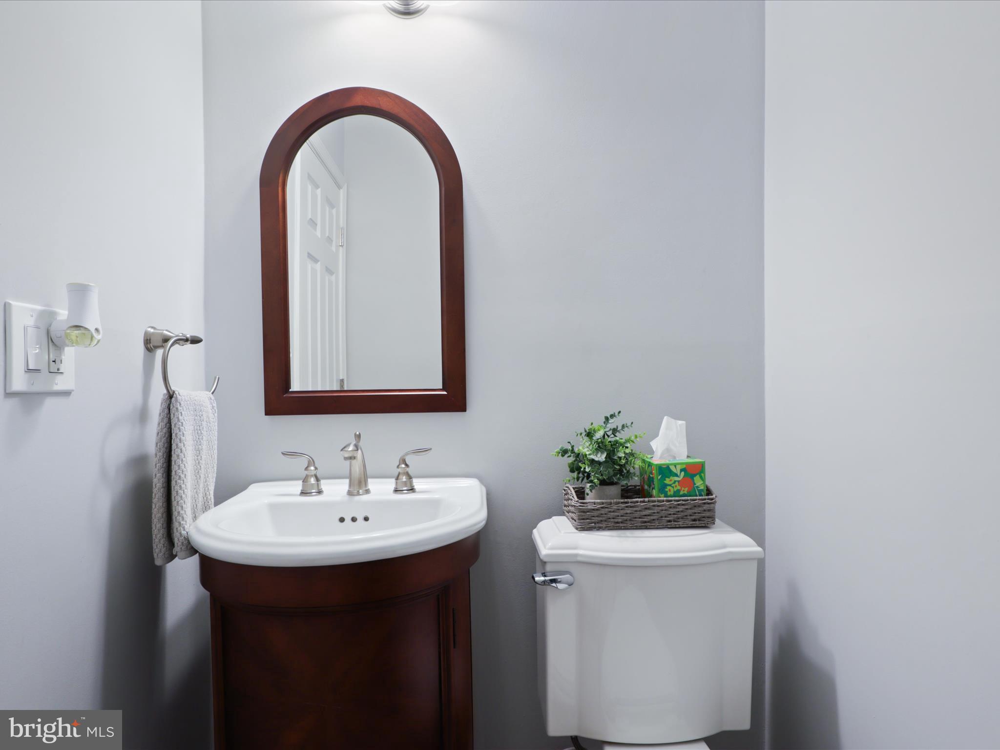 5955 Queenston Street Springfield, VA 22152 - Photo 23 of 63 Powder Room, Main Level