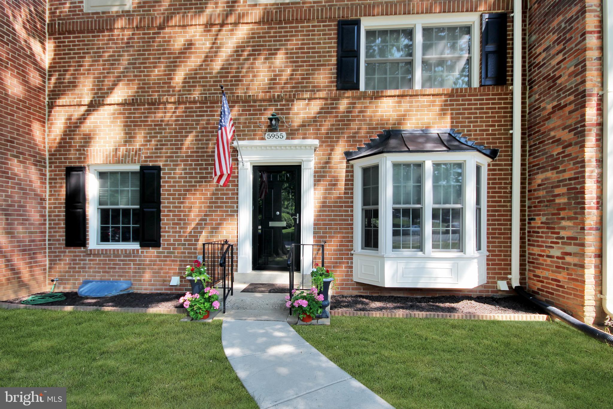 5955 Queenston Street Springfield, VA 22152 - Photo 8 of 63