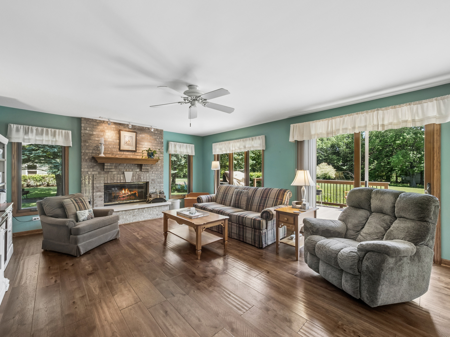 8814 Galleria Court Spring Grove, IL 60081 - Photo 9 of 31