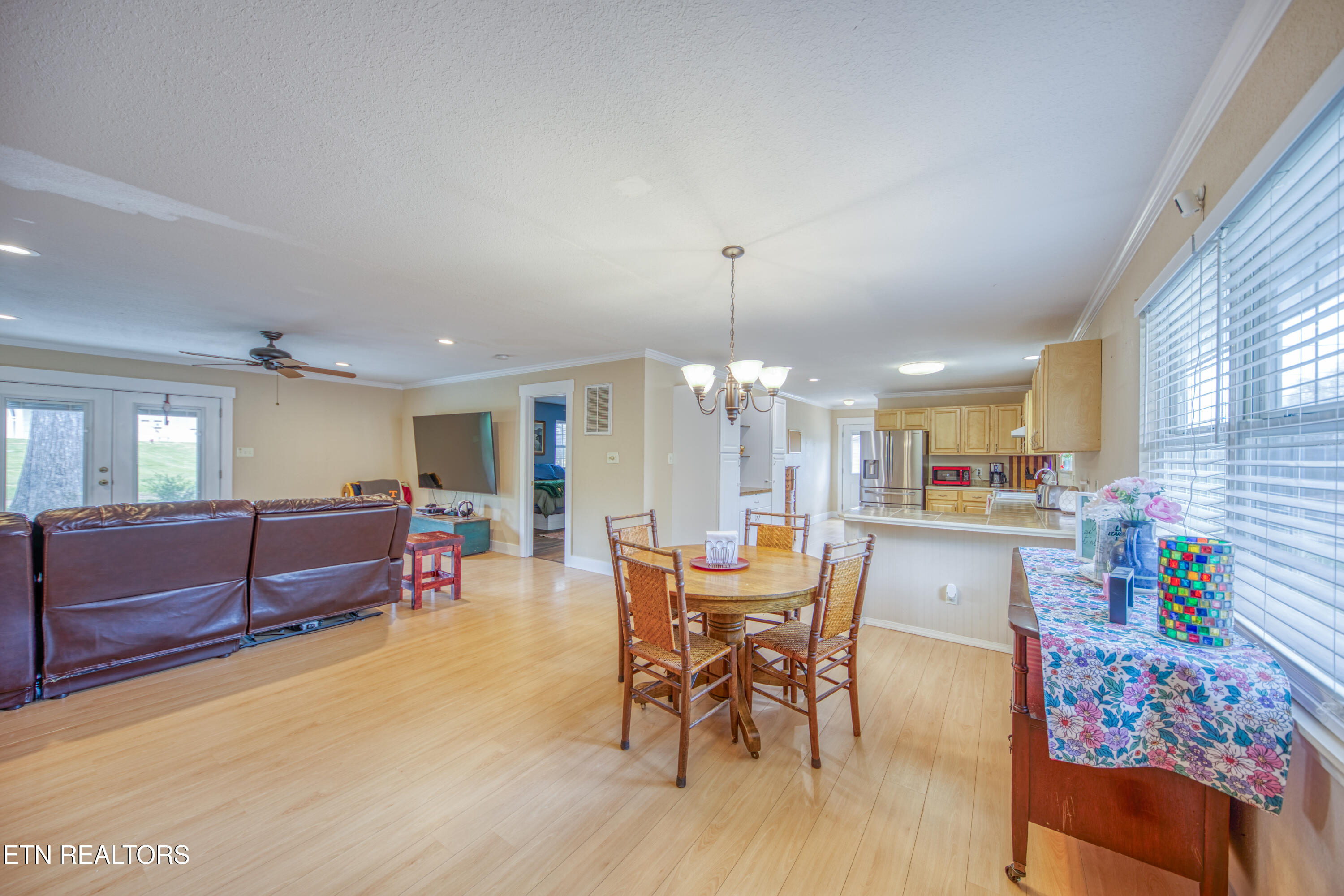 162 Torikait Lane Powell, TN 37849 - Photo 8 of 21 0H3A6433_16