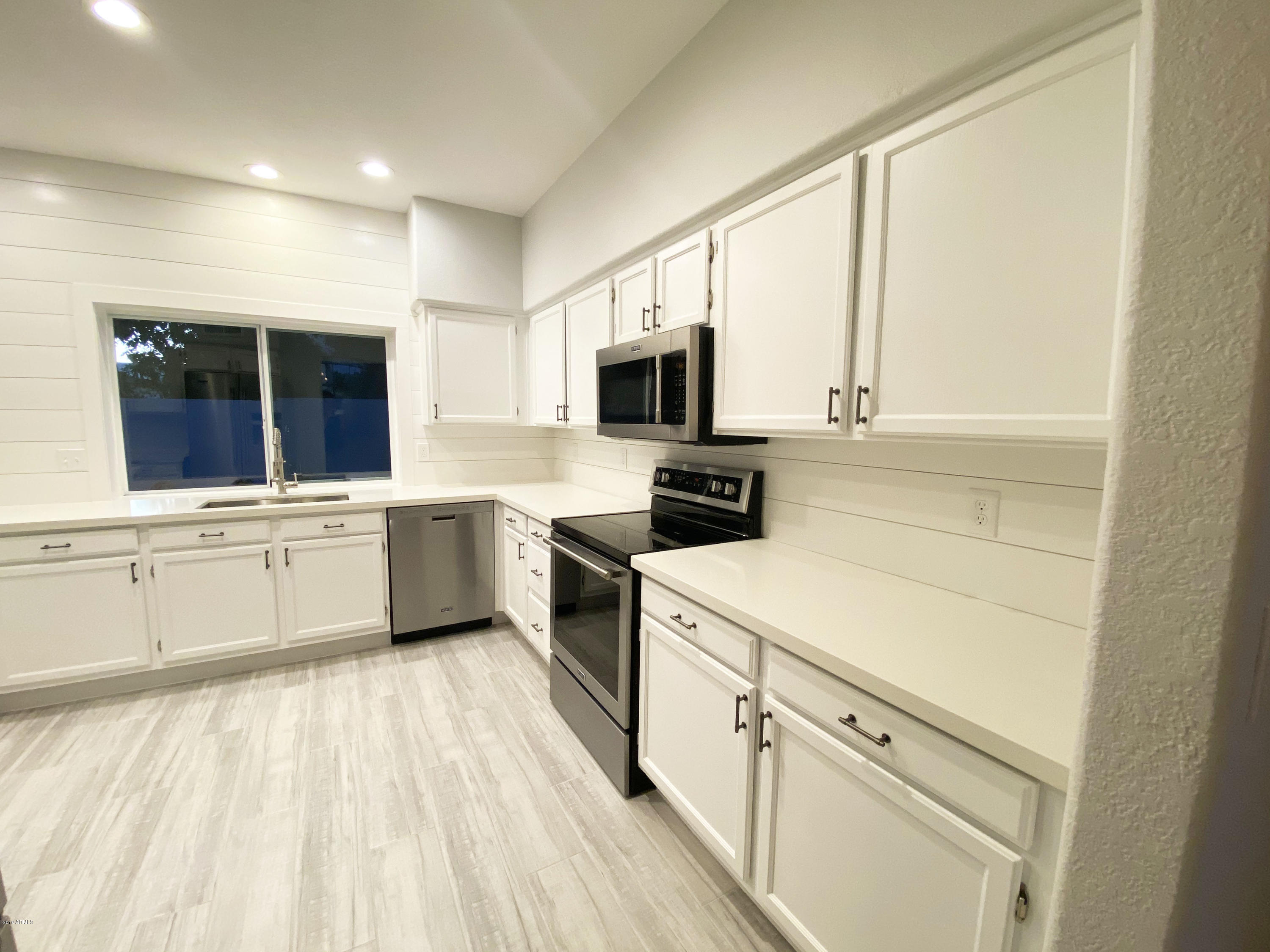 75 West El Freda Road Tempe, AZ 85284 - Photo 16 of 66 IMG_2990