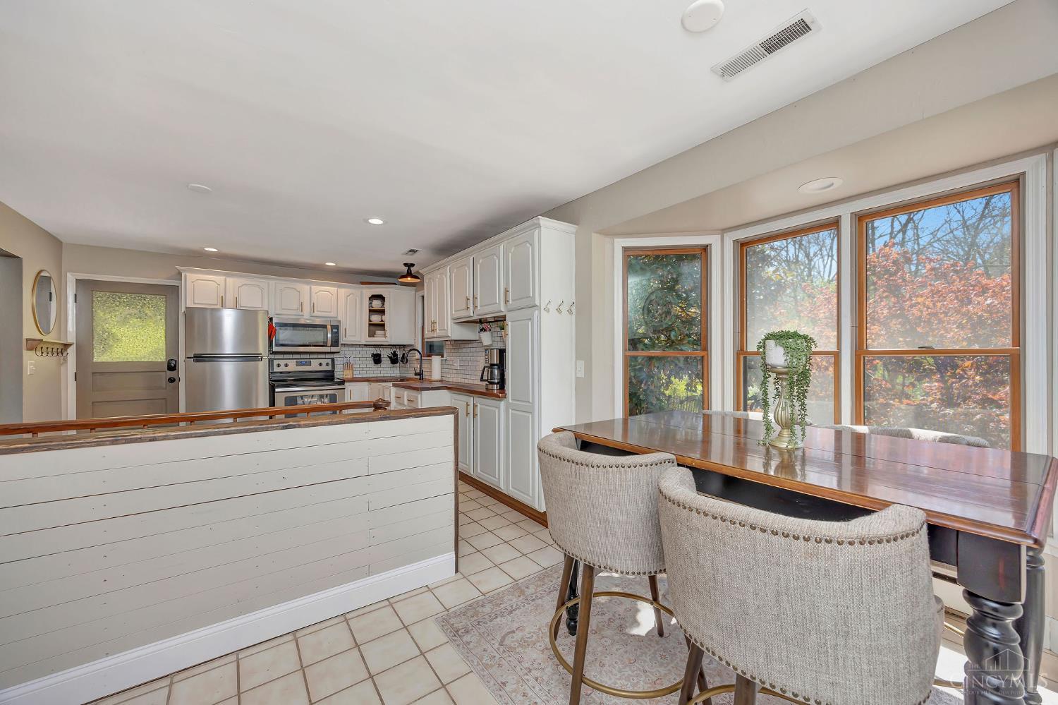 4565 Hubble Road Cincinnati, OH 45247 - Photo 22 of 65 Gallery Image 22