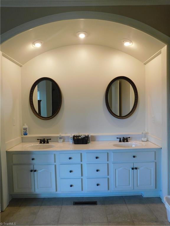 537 Dover Church Road Mount Airy, NC 27030 - Photo 16 of 47 Gallery Image 16