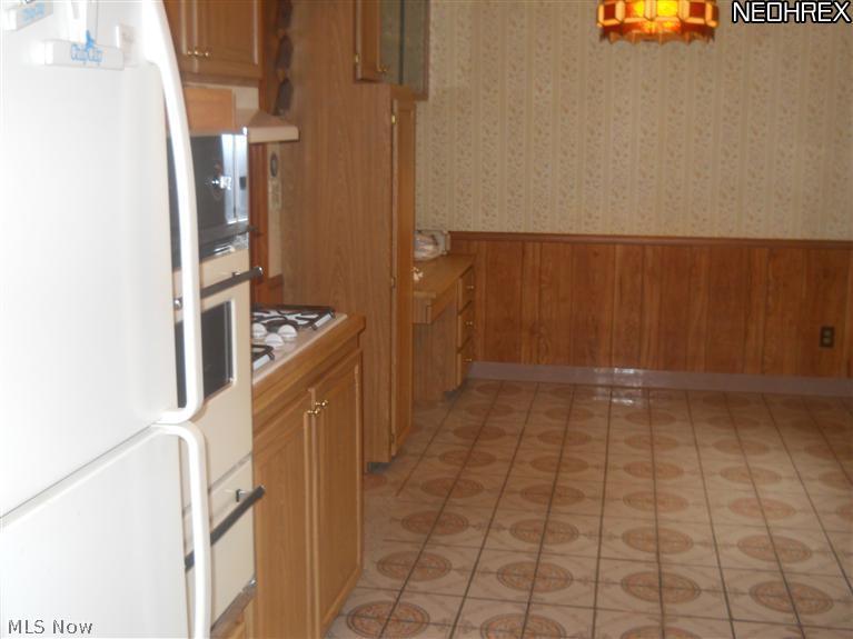 1023 Lander Road Cleveland, OH 44143 - Photo 8 of 20