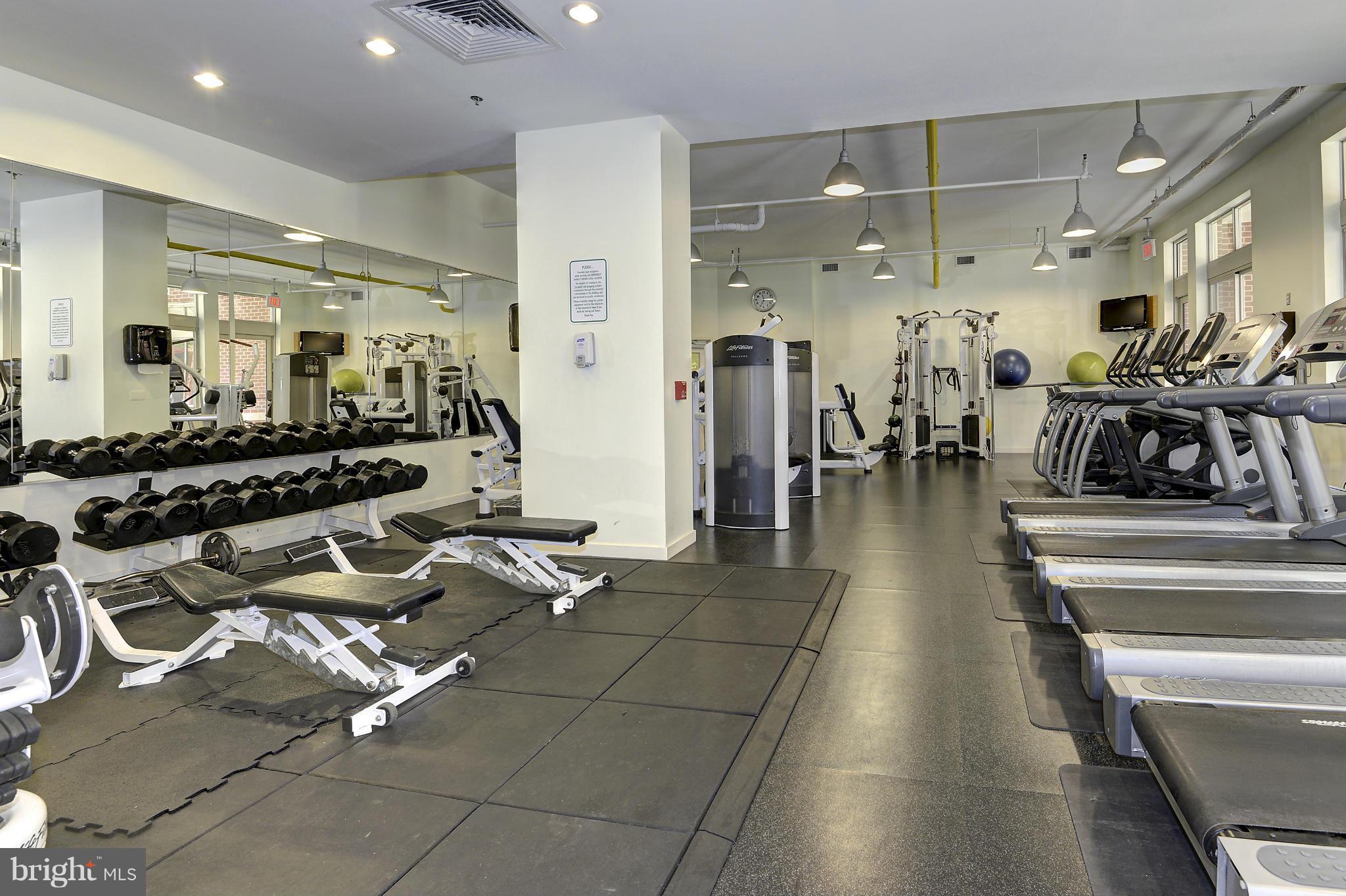 1000 New Jersey Avenue Southeast, Unit 528 Washington, DC 20003 - Photo 5 of 9 Community