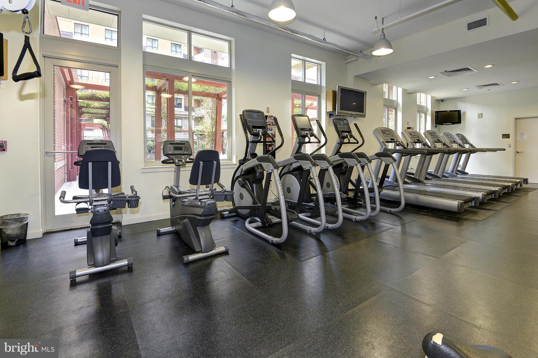 1000 New Jersey Avenue Southeast, Unit 528 Washington, DC 20003 - Photo 6 of 9 Community