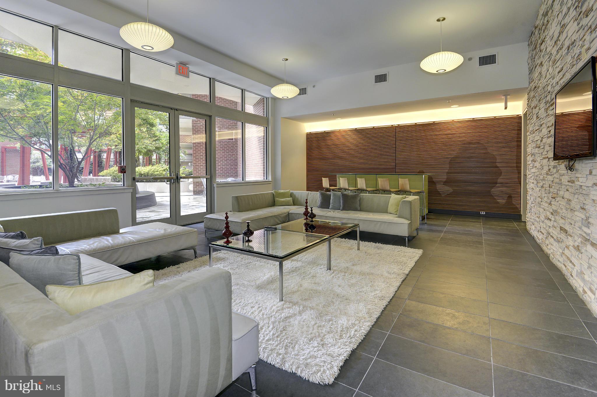 1000 New Jersey Avenue Southeast, Unit 528 Washington, DC 20003 - Photo 7 of 9 Community