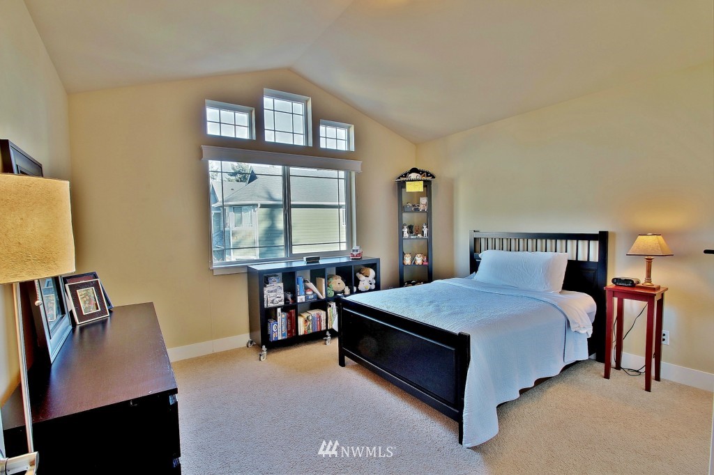 2020 Ferndale Avenue Northeast Renton, WA 98056 - Photo 14 of 24 Gallery Image 14