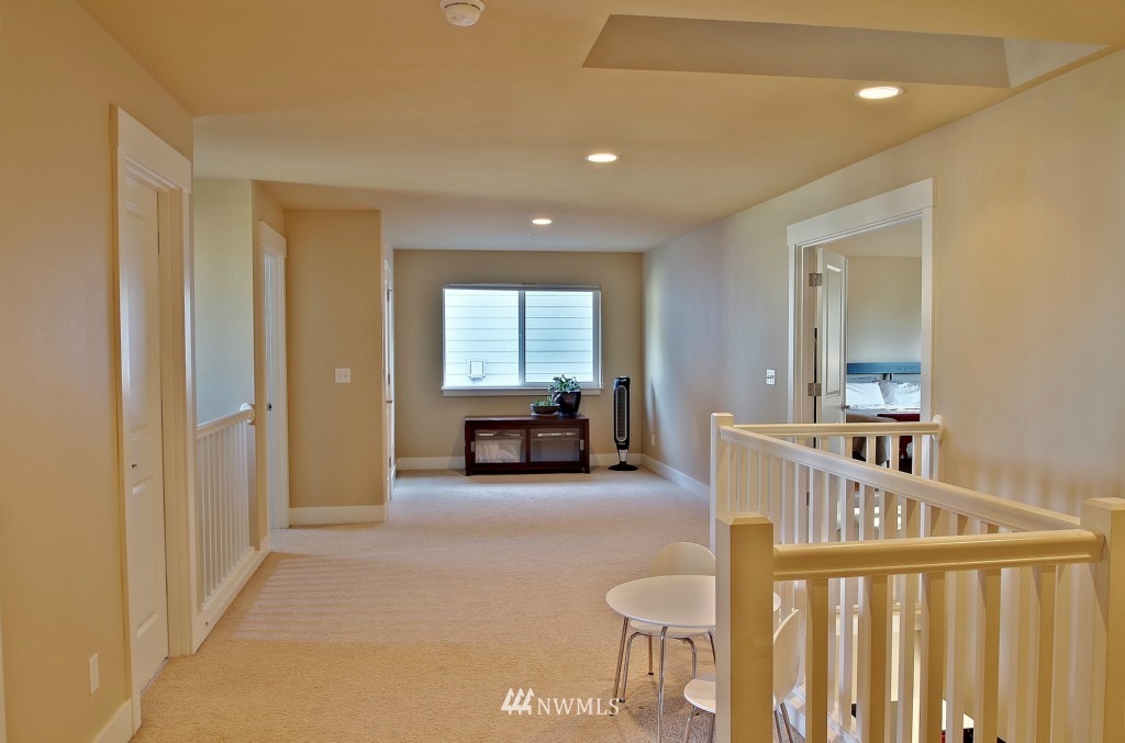 2020 Ferndale Avenue Northeast Renton, WA 98056 - Photo 15 of 24 Gallery Image 15