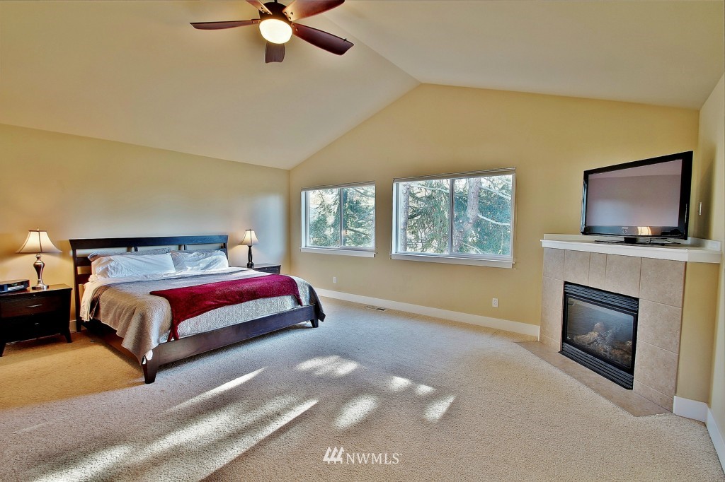 2020 Ferndale Avenue Northeast Renton, WA 98056 - Photo 17 of 24 Gallery Image 17