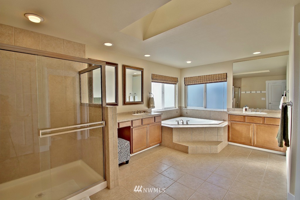 2020 Ferndale Avenue Northeast Renton, WA 98056 - Photo 20 of 24 Gallery Image 20