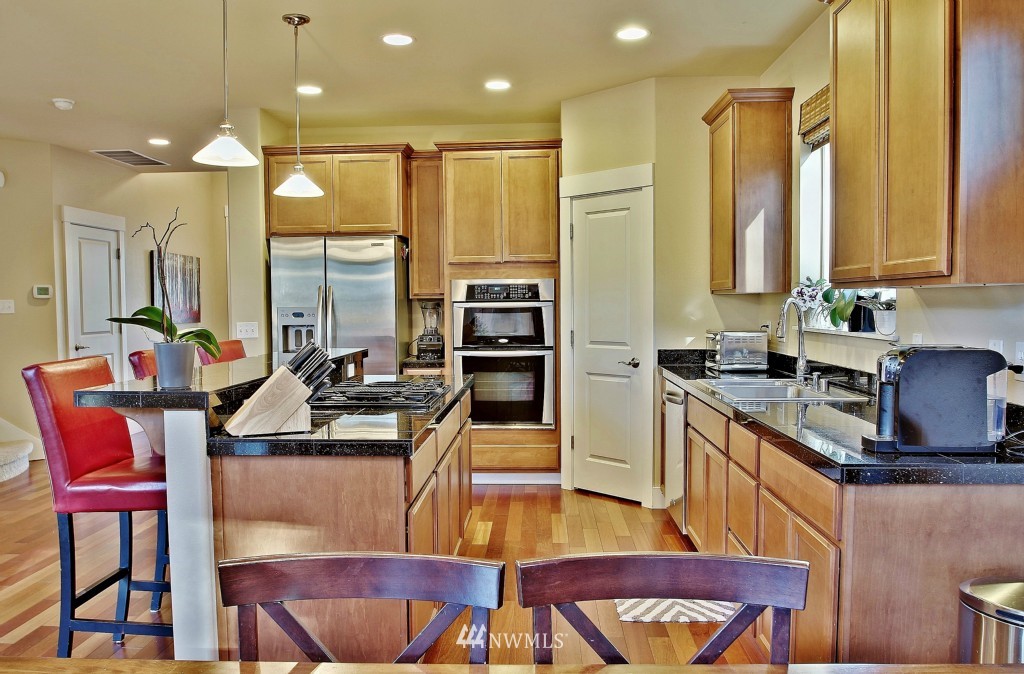 2020 Ferndale Avenue Northeast Renton, WA 98056 - Photo 8 of 24 Gallery Image 8