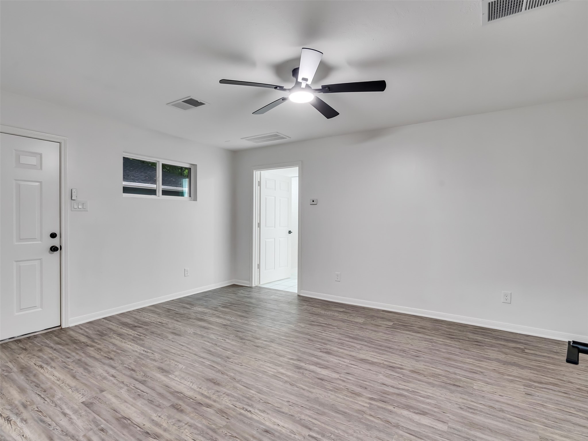 4023 Laverock Road Spring, TX 77388 - Photo 17 of 36 Downstairs primary suite