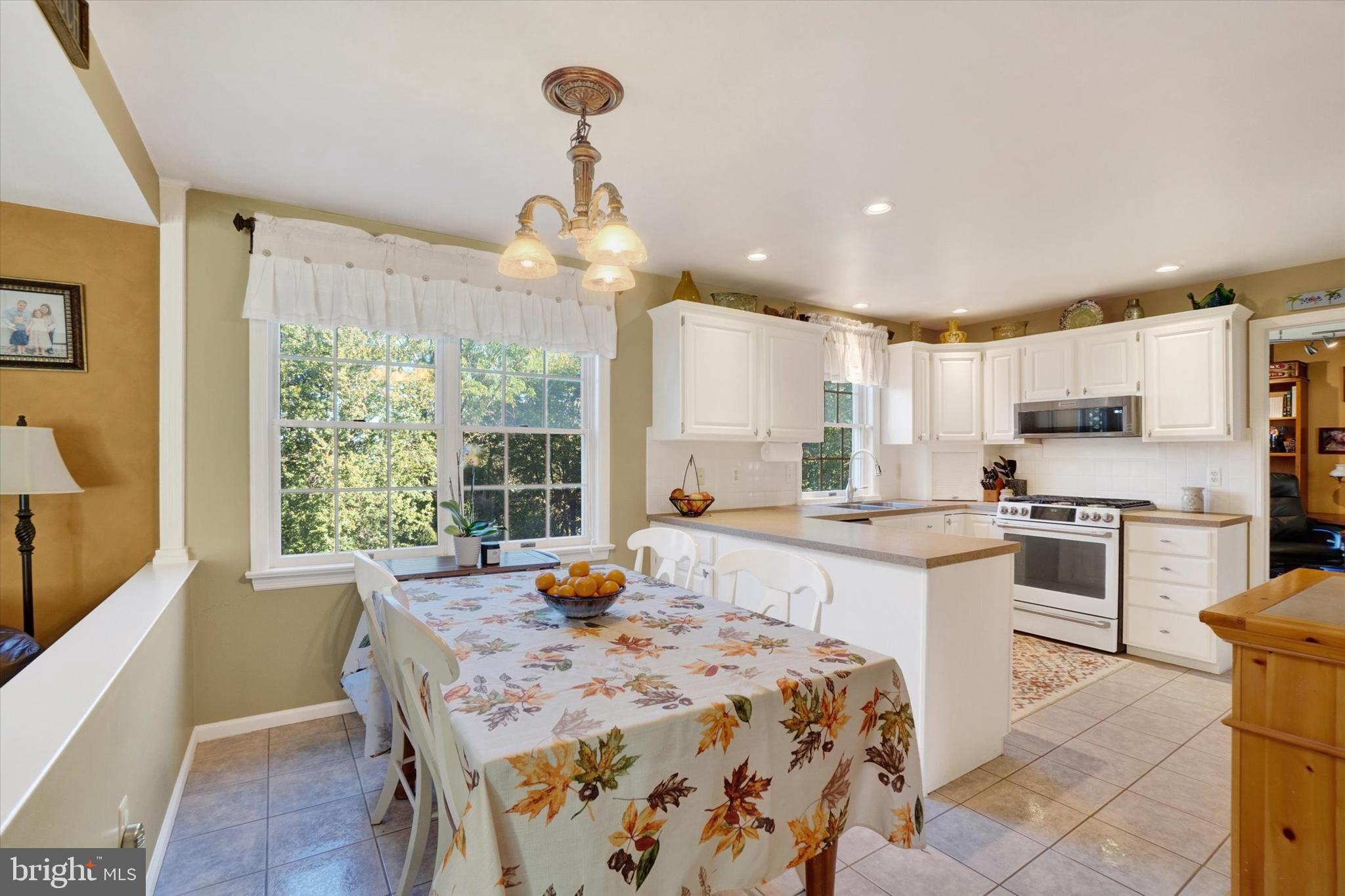 665 Woodside Road York, PA 17406 - Photo 5 of 33 Gallery Image 5