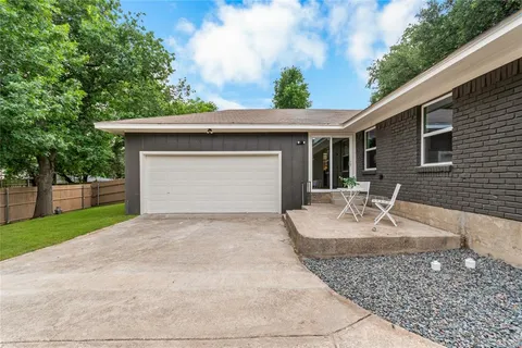 $715,000 | 9110 Westglen Drive, Dallas, TX 75228