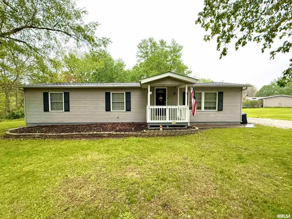 $179,900 | 481 Greenbriar Court, Dahinda, IL 61428