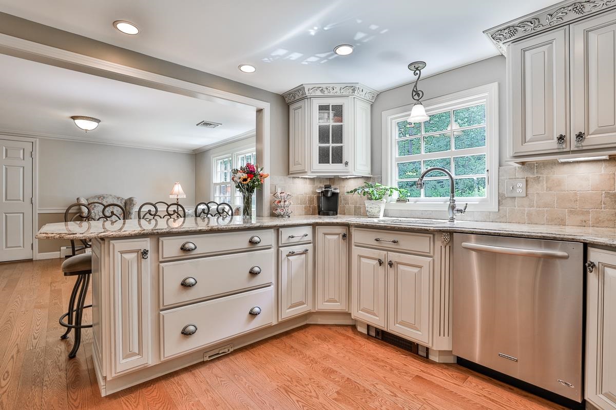 10 Sharon Road Windham, NH 03087 - Photo 11 of 37