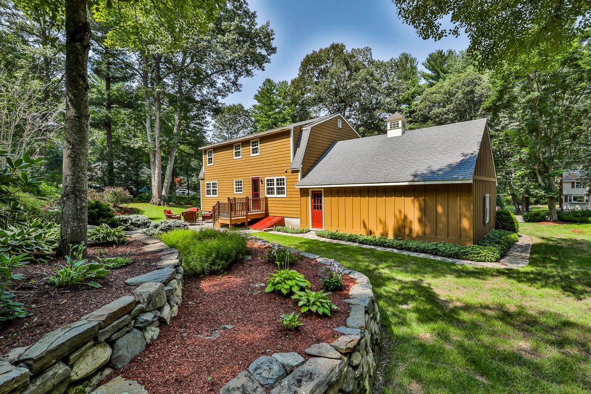 10 Sharon Road Windham, NH 03087 - Photo 4 of 37