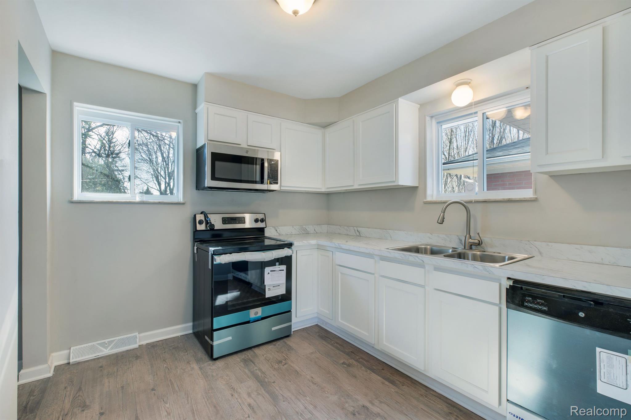 31130 Henry Ruff Road Romulus, MI 48174 - Photo 13 of 23 Gallery Image 13