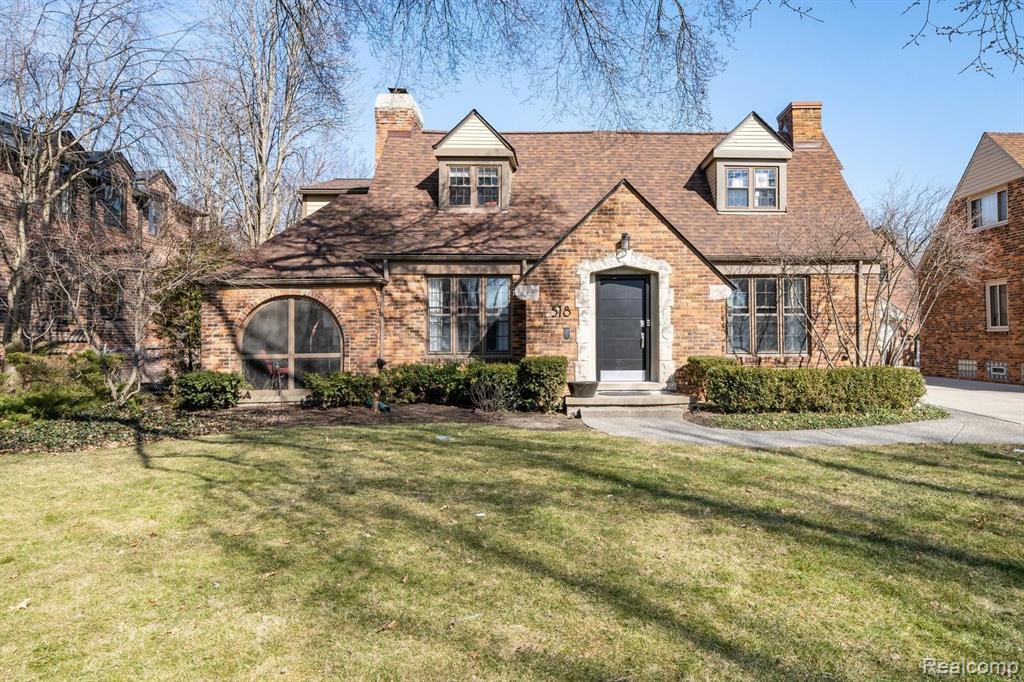 518 Barrington Road Grosse Pointe, MI 48230 - Photo 2 of 64