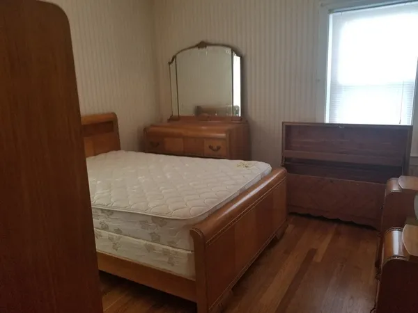 $2,000 | 117 Thomas Street, Unit 2, Fall River, MA 02723