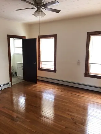 $2,000 | 117 Thomas Street, Unit 2, Fall River, MA 02723