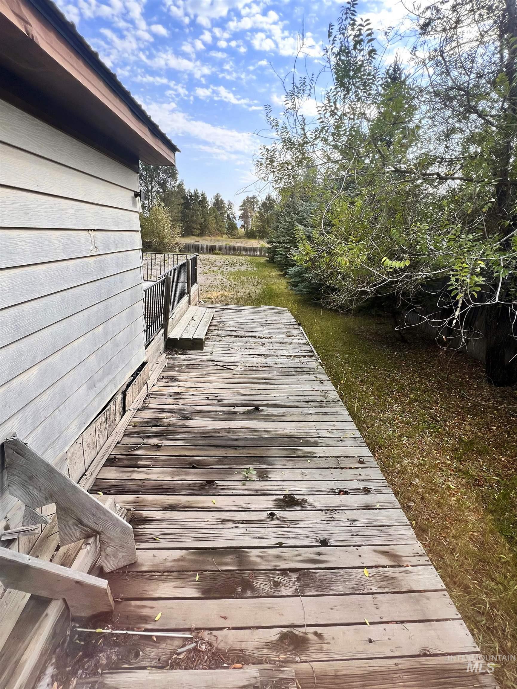 955 South Main Street, Unit 30 Cascade, ID 83611 - Photo 6 of 19 View of wooden terrace