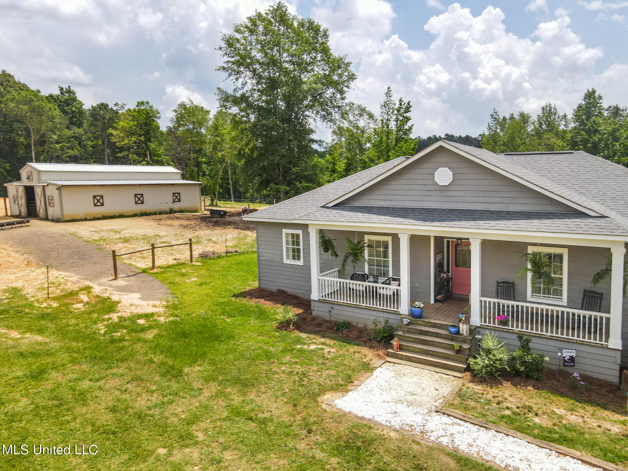 116 Mountain View Road Brandon, MS 39042 - Photo 3 of 48 4D13FE31-4155-4595-BC44-B0C16A527A18