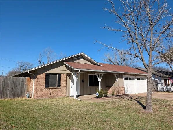 $1,895 | 424 Langley Avenue, Everman, TX 76140