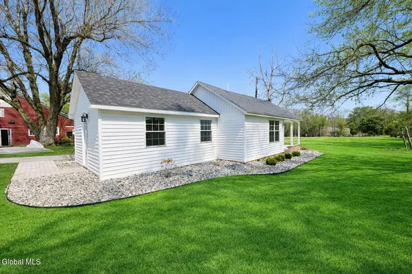 $2,500 | 675 Mac Elroy Road, Clifton Park, NY 12019